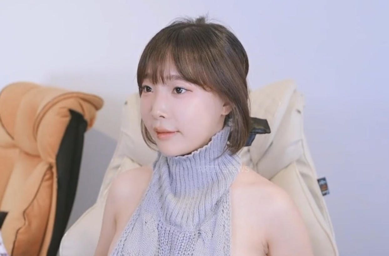 Chzzk人氣韓國直播主卿卿直播出包！服裝走光導致停播一週，粉絲力挺原因是？